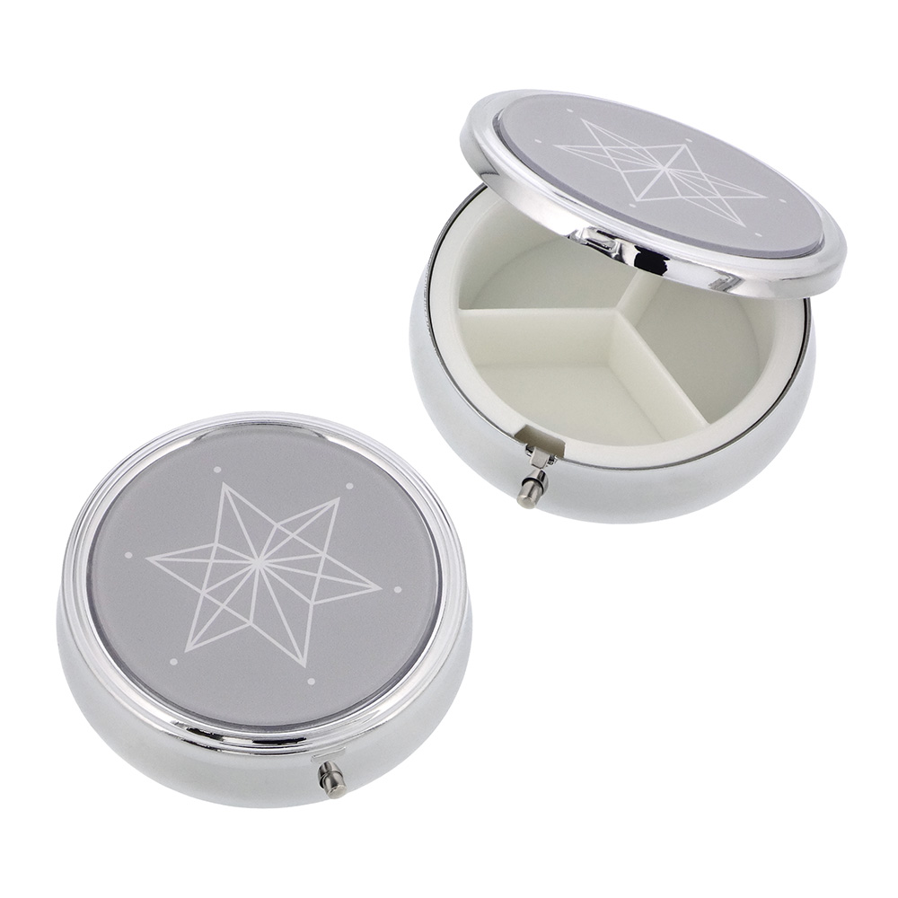 患者様への感謝を形に。開院1周年記念の「ピルケース(小物入れ）」