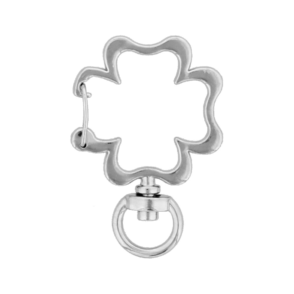 Variation charm hook cloverleaf